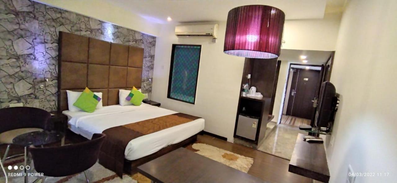Hotel Lxia Hinjewadi - Indian Nationals Only Pimpri-Chinchwad Екстериор снимка