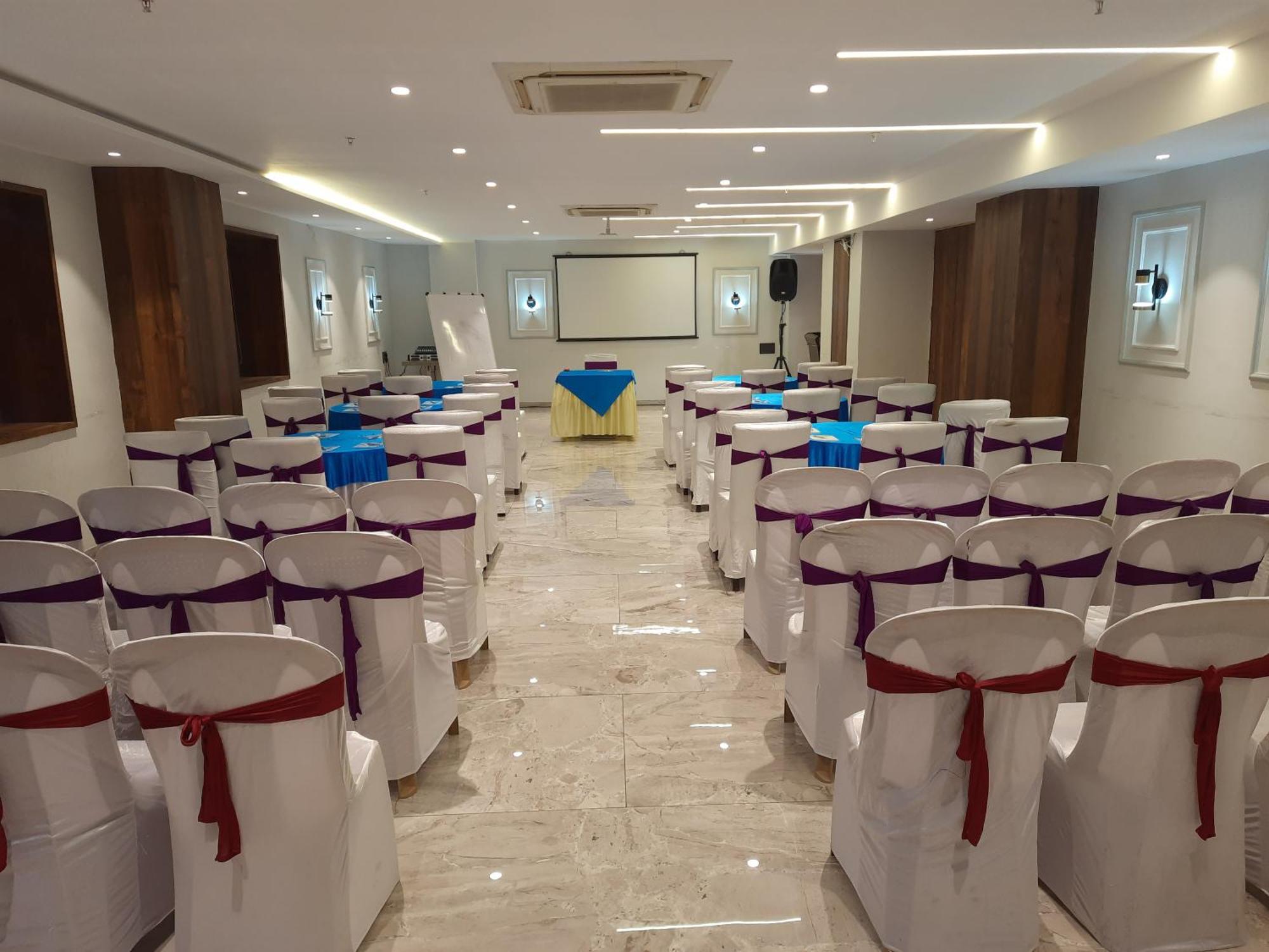 Hotel Lxia Hinjewadi - Indian Nationals Only Pimpri-Chinchwad Екстериор снимка