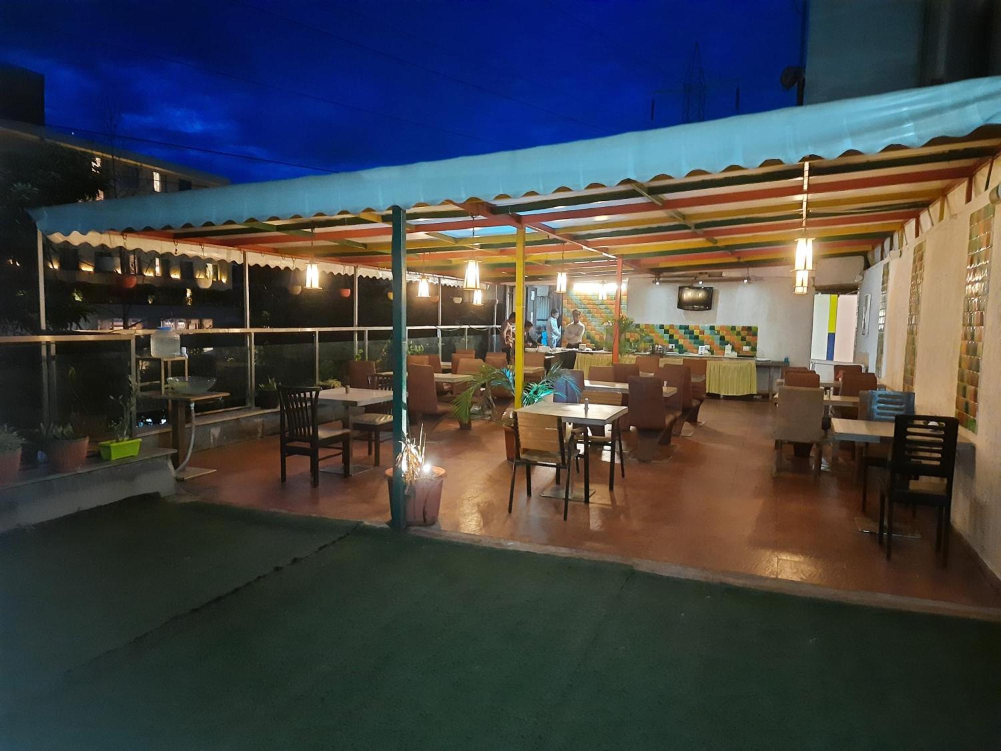 Hotel Lxia Hinjewadi - Indian Nationals Only Pimpri-Chinchwad Екстериор снимка