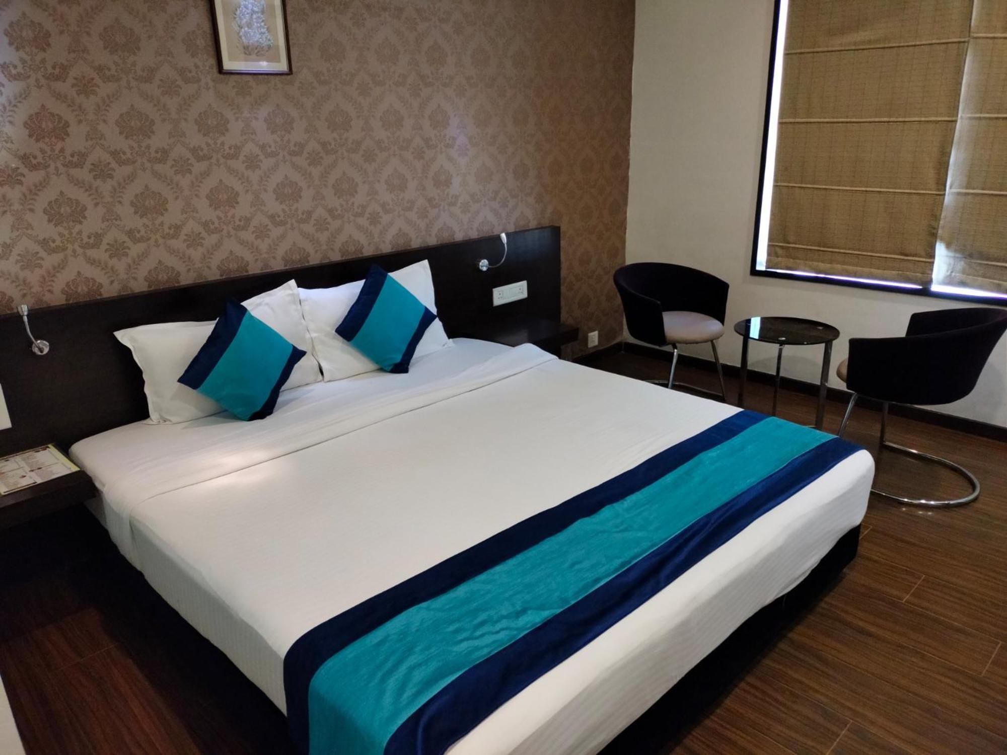 Hotel Lxia Hinjewadi - Indian Nationals Only Pimpri-Chinchwad Екстериор снимка